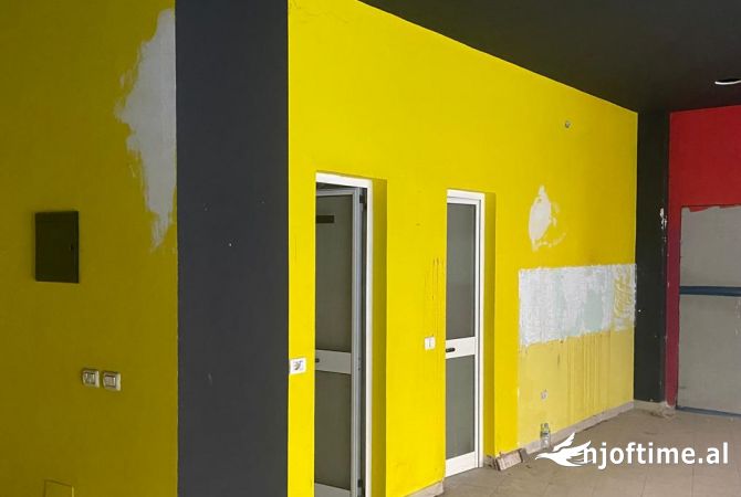 Qera Lokal . 400 Euro/Muaj