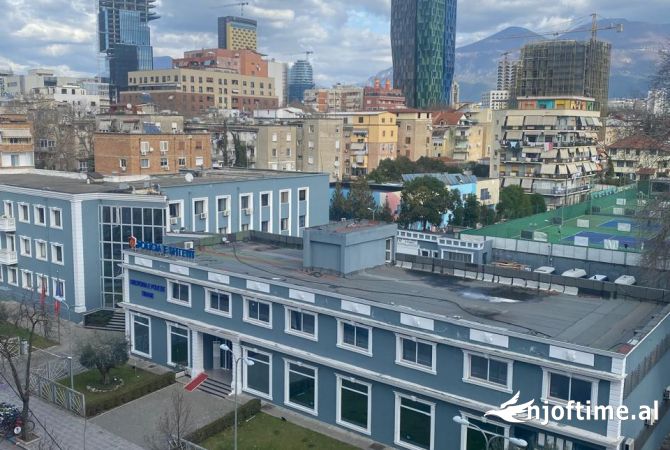 Ambiente Commerciale in Affitto 3+1 a Tirana - 600 Euro