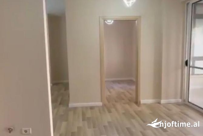 Shitet 2+1 Astir. Me Hipotek 120.000 Euro