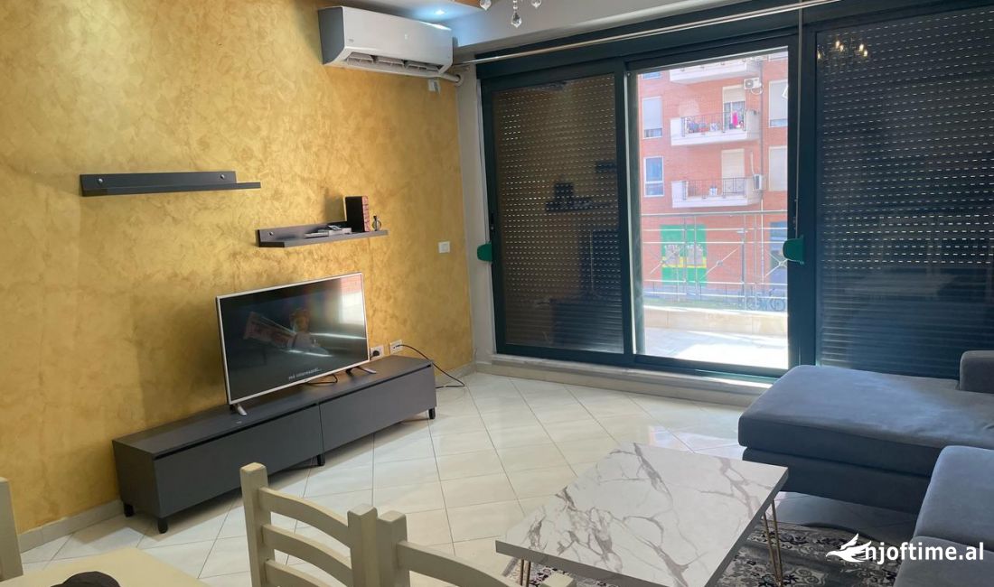 Appartamento in affitto a Tirana 1+1, Arredato