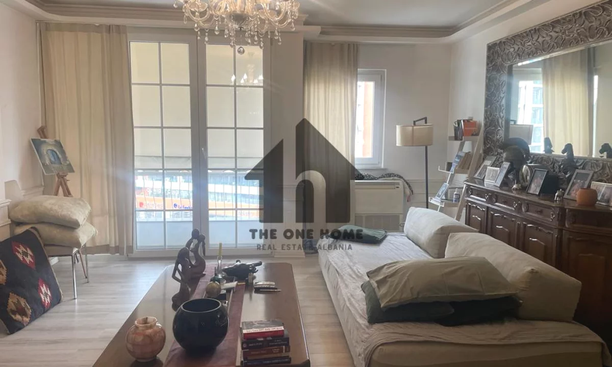 Appartamento in vendita a Tirana 2+1, Arredato