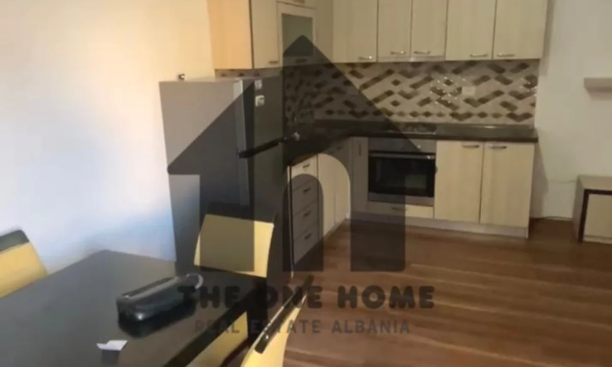 Appartamento in affitto a Tirana 1+1, Arredato