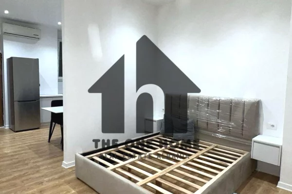 Qera 1+1 Rr Barrikadave  - E sapo mobiluar e re.