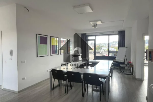 Ambient Zyre Qera - Pazari Ri / Top Location