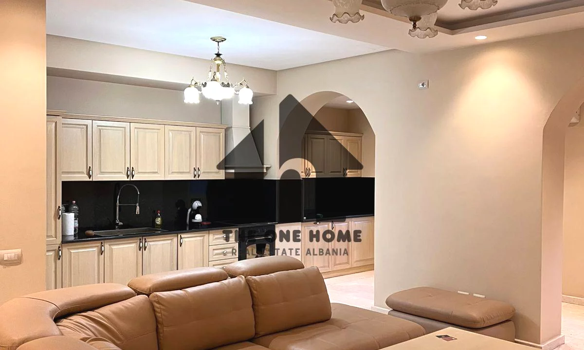 Appartamento in affitto a Tirana 1+1, Arredato