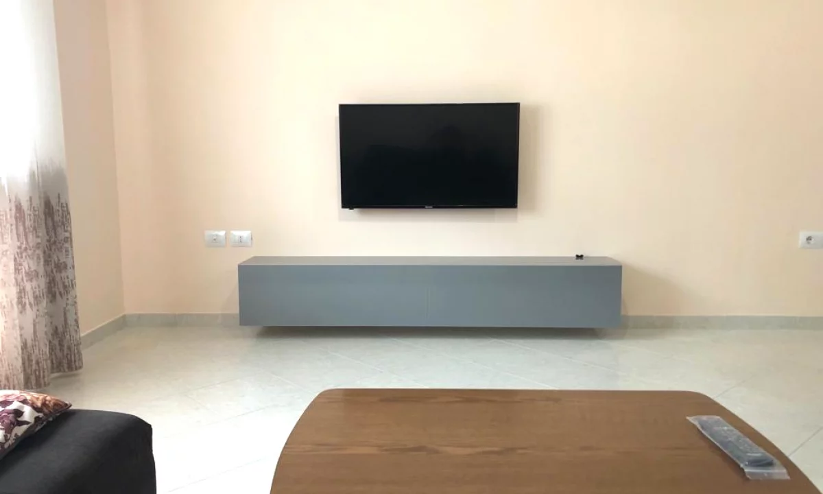 Shtepi ne shitje Apartament ne Tirane, 1+1, Mobilimi Pjeserisht e mobiluar, Pagesa 79,500  Euro.
