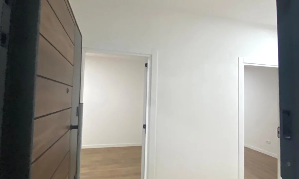Casa in vendita Appartamento a Tirana, 2+1, Ambiente Vuoto, Pagamento 117,687,000  Leke.