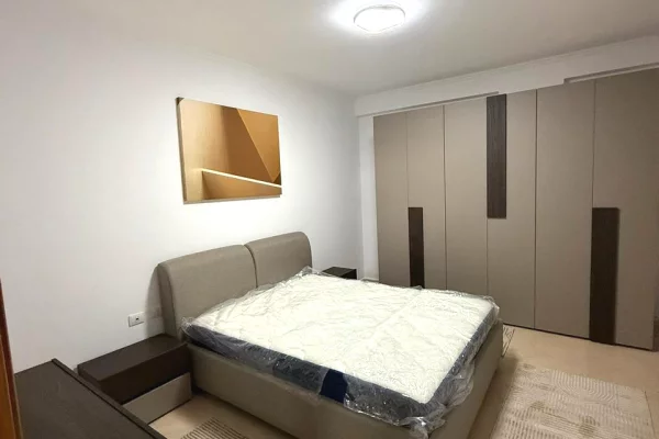 Shtepi ne shitje Apartament ne Tirane, 2+1, Mobilimi E mobiluar, Pagesa 175,000  Euro.