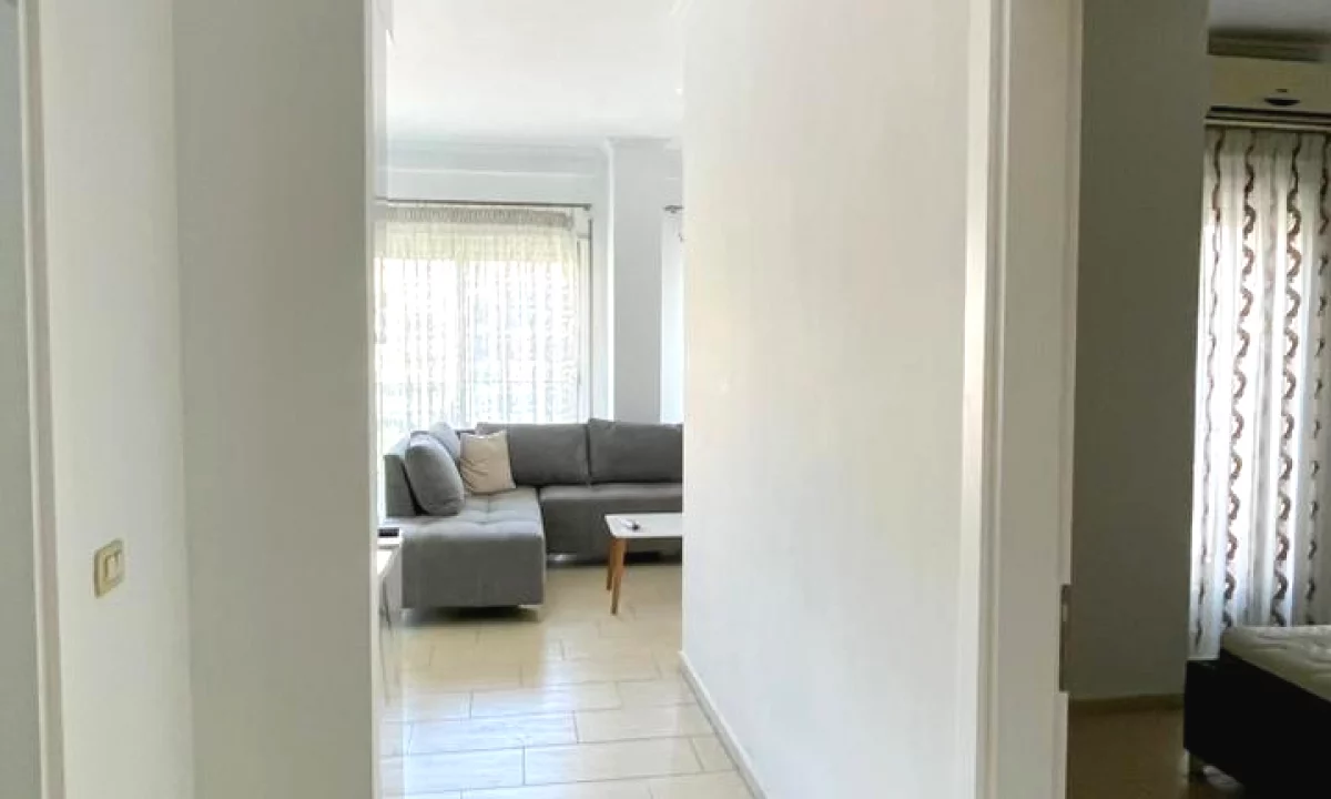 Shtepi me qera Apartament ne Tirane, 1+1, Mobilimi E mobiluar, Pagesa 75,000  Leke.