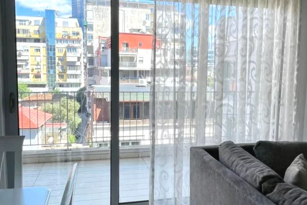 Shtepi me qera Apartament ne Tirane, 1+1, Mobilimi E mobiluar, Pagesa 75,000  Leke.