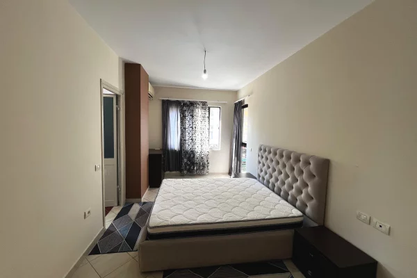 Shtepi me qera Apartament ne Tirane, 2+1, Mobilimi E mobiluar, Pagesa 500  Euro.