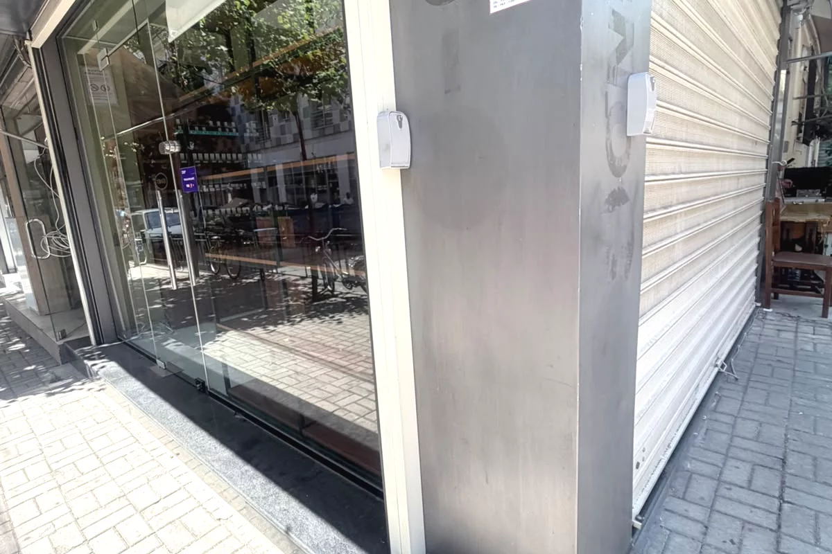 Shitet Njesi Corner - Top Location. Mos e humbisni kete mundesi