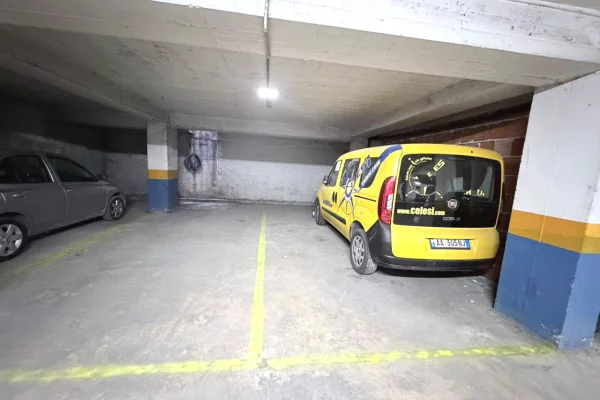 Shiten 2-Poste Parkimi /prane Qenderes Glob (Rr Kavajes)