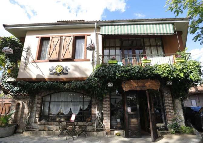 Ambient biznesi me qera 2+1 ne Tirane - 1,500 Euro