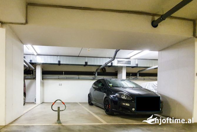 Ambiente Commerciale in Affitto 4+1 a Tirana - 6,000 Leke