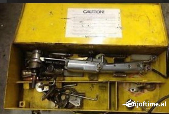 Vegla Pune ne Tirane - 100 Leke