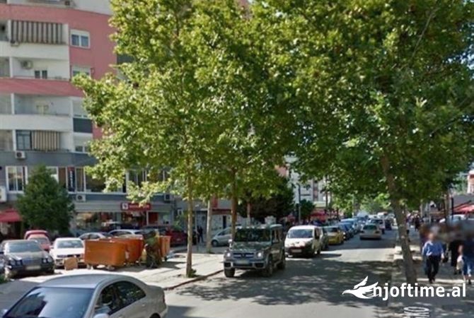 Ambiente Commerciale in Affitto 1+1 a Tirana - 800 Euro