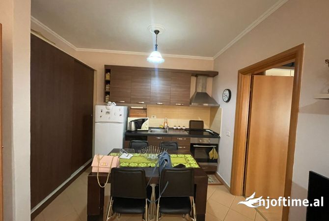 Shtepi ne shitje Apartament ne Tirane, 1+1, Mobilimi E mobiluar, Pagesa 148,000  Euro.