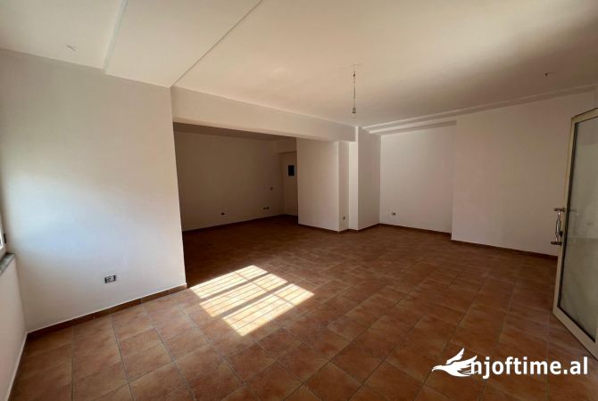 Apartament ose njesi ne shitje, Rruga Irfan Tomini