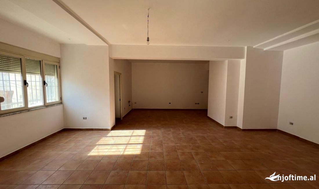 Apartament ose njesi ne shitje, Rruga Irfan Tomini