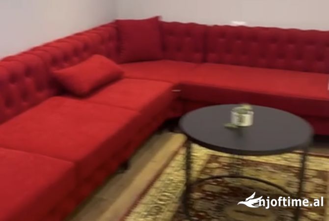 Ambiente Commerciale in Affitto 3+1 a Tirana - 900 Euro