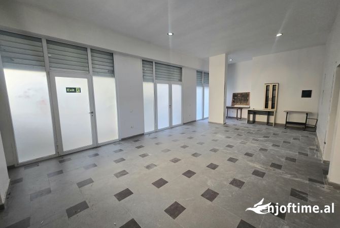 Business Property in Sale 1+1 in Tirana - 140,000 Euro