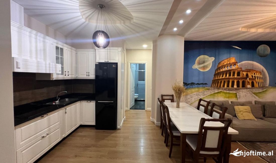 Shtepi ne shitje Apartament ne Tirane, 2+1, Mobilimi E mobiluar, Pagesa 165,000  Euro.