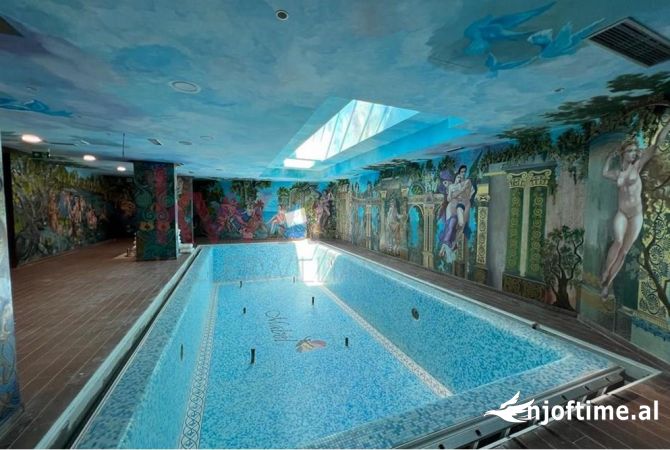 Ambiente Commerciale in Affitto 3+1 a Tirana - 4,000 Euro