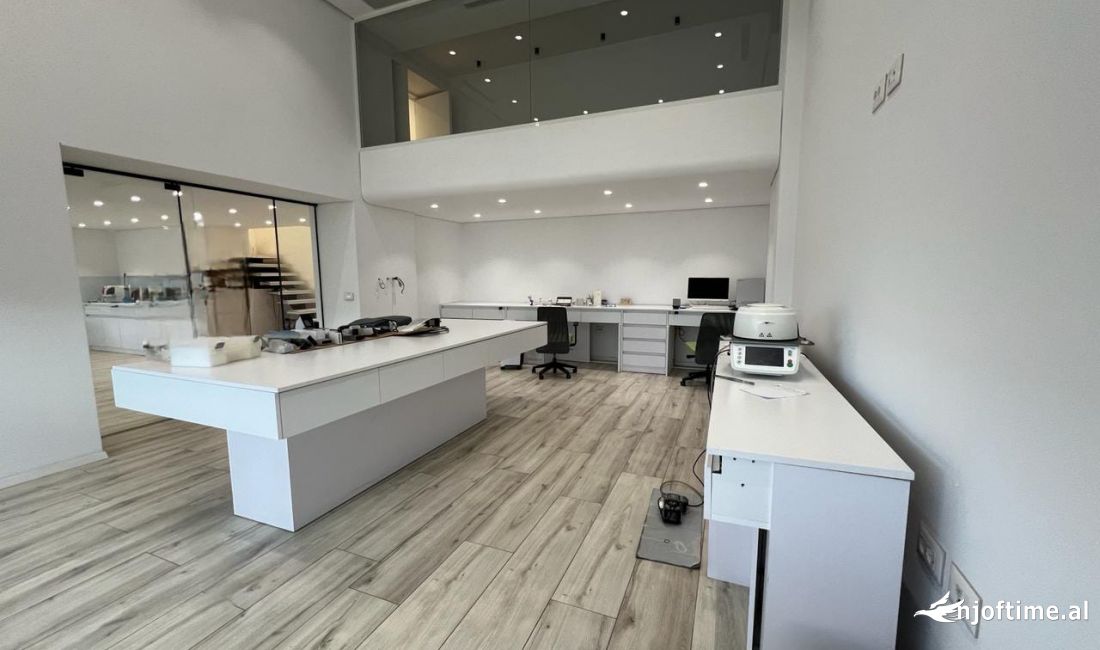 Shtepi ne shitje Duplex(shtepi me 2 kate) ne Tirane, 2+1, Mobilimi Bosh, pa mobiluar, Pagesa 280,000  Euro.