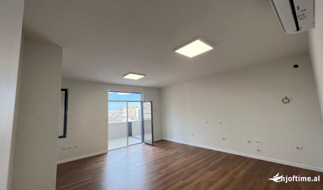 Ambient zyre per qira, prane Toptanit