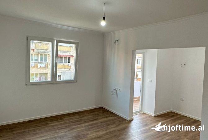 Shtepi ne shitje Apartament ne Tirane, 2+1, Mobilimi Bosh, pa mobiluar, Pagesa 148,000  Euro.