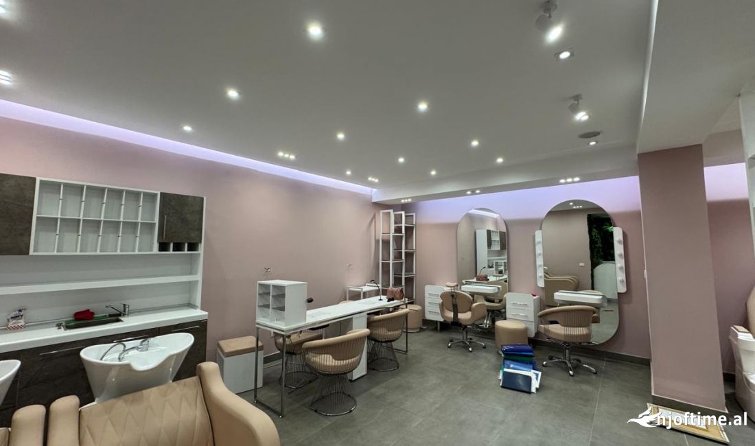 Ambient klinike estetike dhe parukeri, Petro Nini