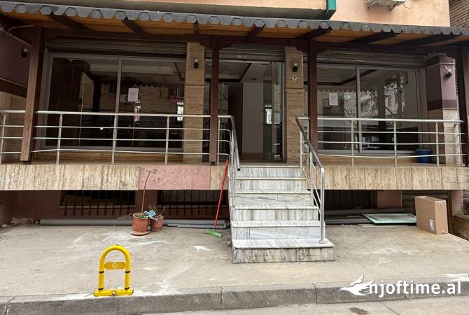 Ambiente Commerciale in Affitto 1+1 a Tirana - 1,500 Euro