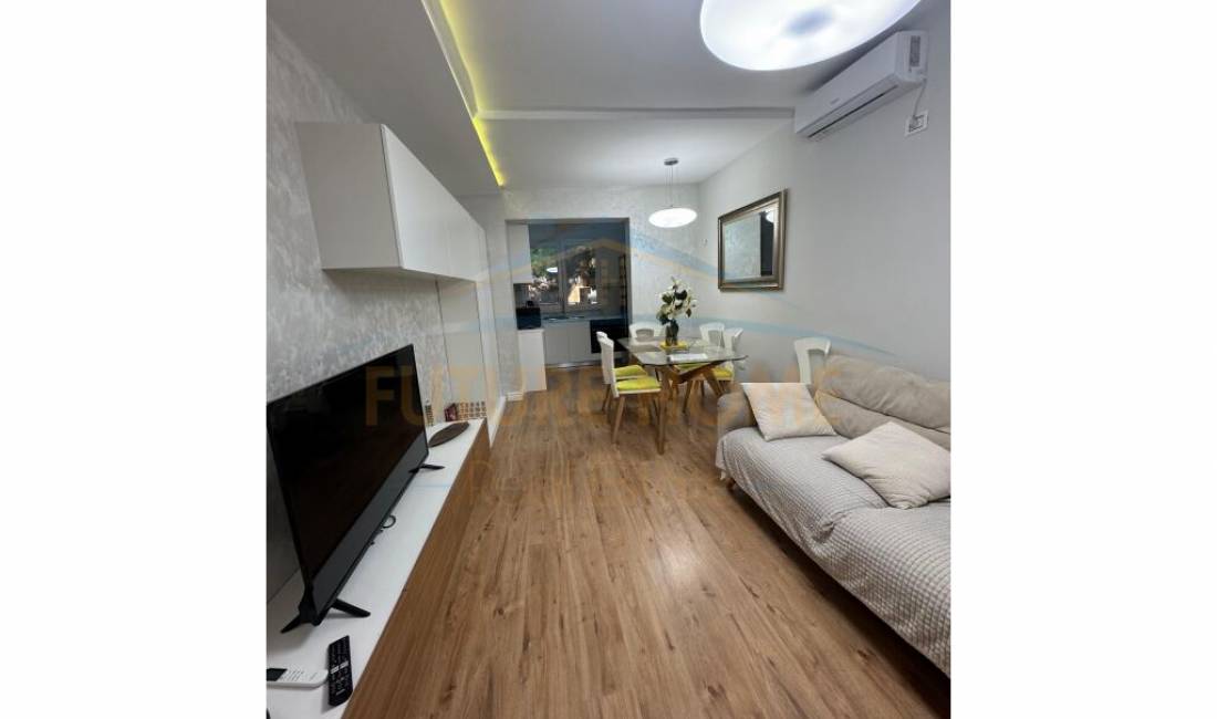 Shtepi ne shitje Apartament ne Tirane, 3+1, Mobilimi E mobiluar, Pagesa 220,000  Euro.