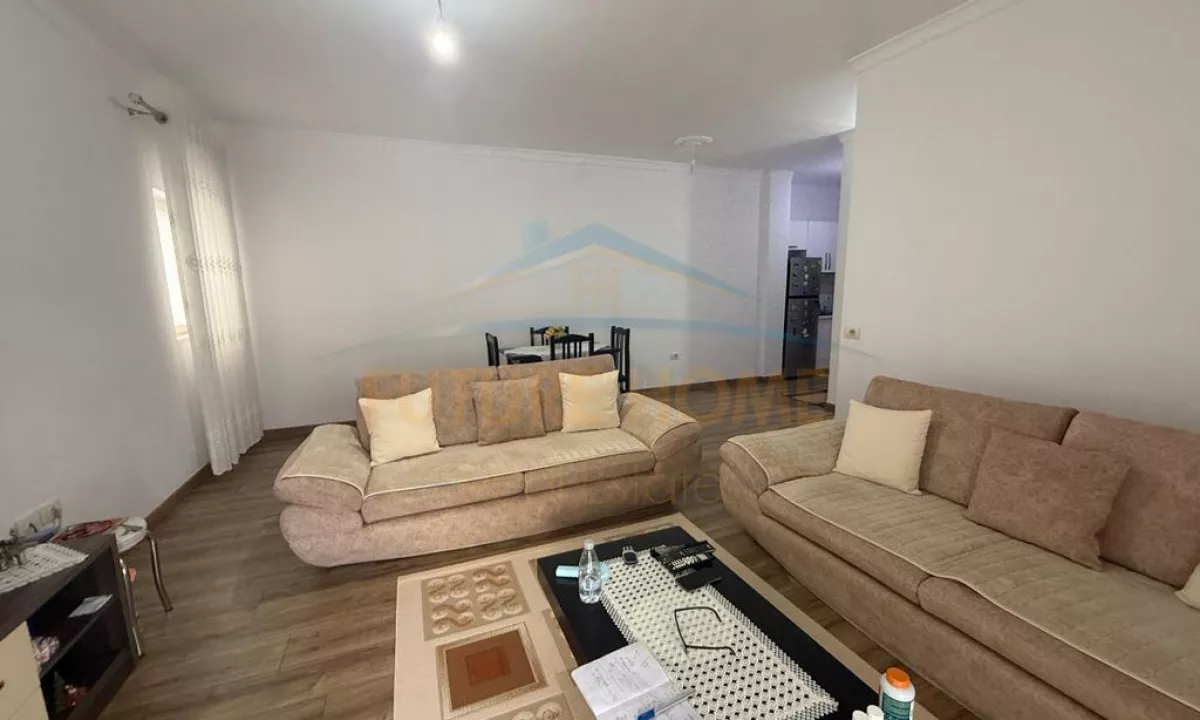 Shtepi ne shitje Apartament ne Tirane, 2+1, Mobilimi E mobiluar, Pagesa 135,000  Euro.