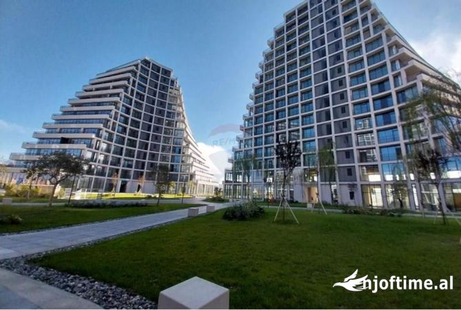 Ambiente Commerciale in Vendita 1+1 a Tirana - 385,000 Euro