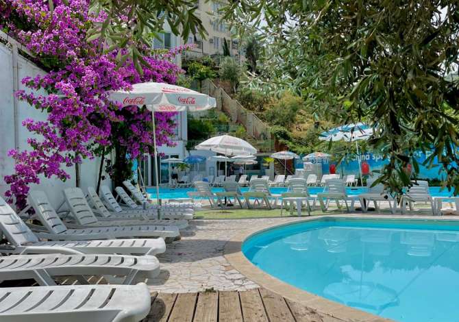 Ambient biznesi me qera 3+1 ne Tirane - 8,000 Euro