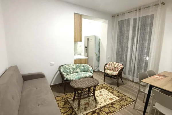 Apartament me qira ne 5 Maj. 450 mije leke
