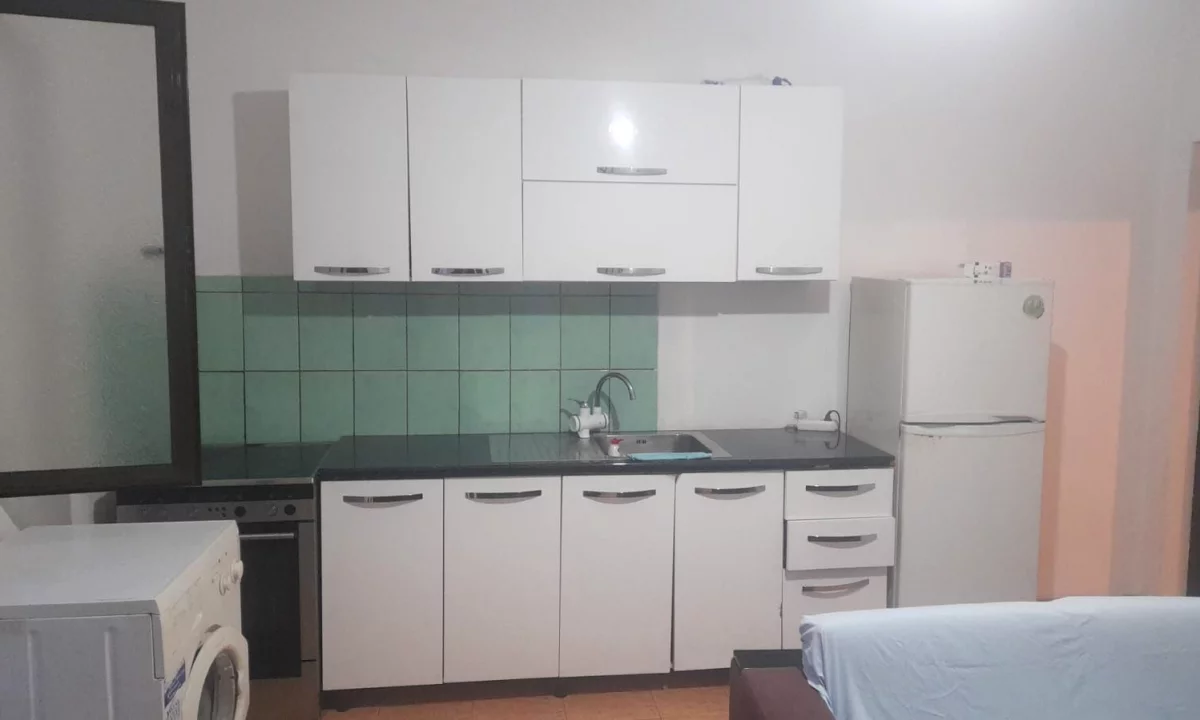 Appartamento in affitto a Tirana 1+1, Arredato