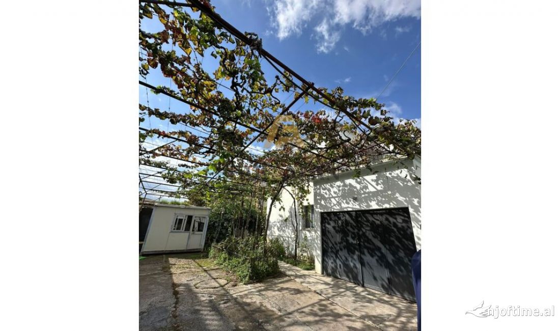 TEK ISH FUSHA E AVIACIONIT GODINE MULTIFUNKSIONALE PER SHITJE!