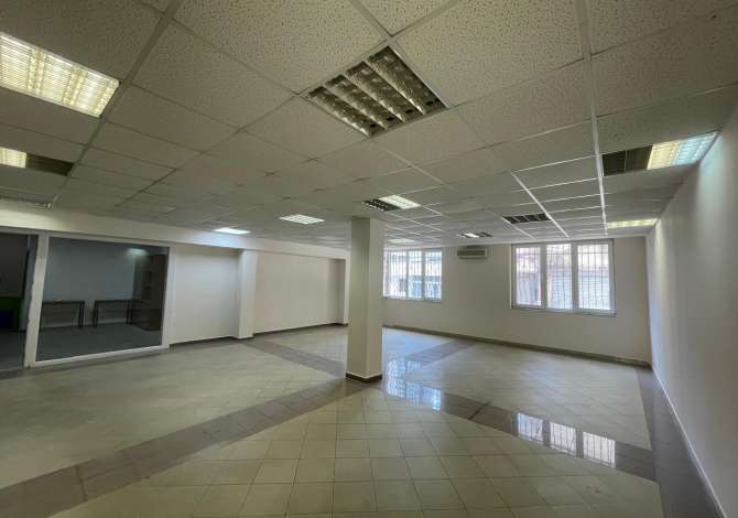 Ambient zyre per qira 50.000 ALL Rruga e Elbasanit/Asim Vokshi