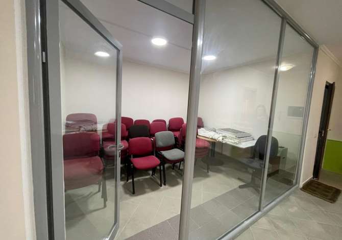 Ambient zyre per qira 50.000 ALL Rruga e Elbasanit/Asim Vokshi