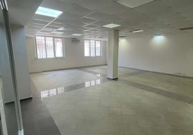 Ambient zyre per qira 50.000 ALL Rruga e Elbasanit/Asim Vokshi