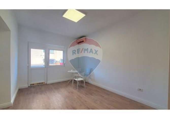 Ambient per zyra me qira ne Bllok !