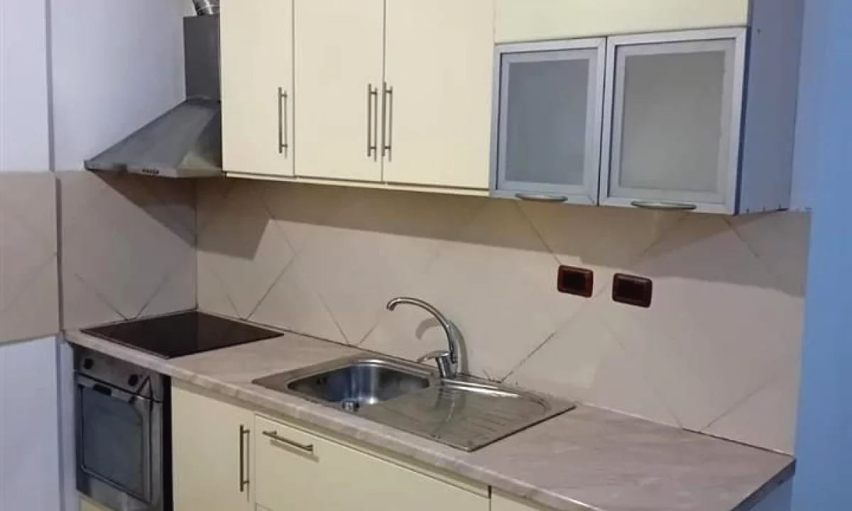 Shtepi me qera Apartament ne Tirane, 1+1, Mobilimi E mobiluar, Pagesa 30,000  Leke.