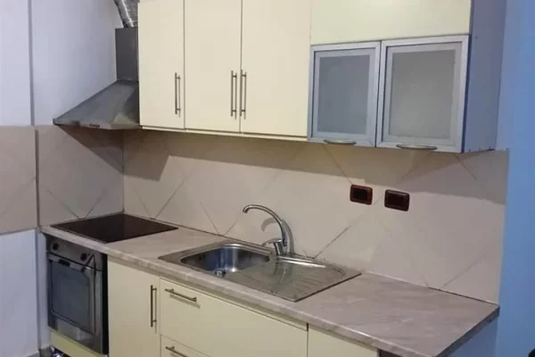 Shtepi me qera 1+1 ne Tirane - 30,000 Leke