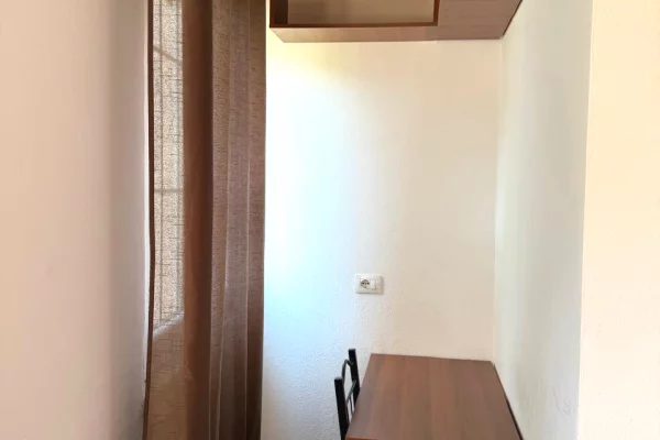 Shtepi me qera Apartament ne Tirane, Garsoniere, Mobilimi E mobiluar, Pagesa 35,000  Leke.