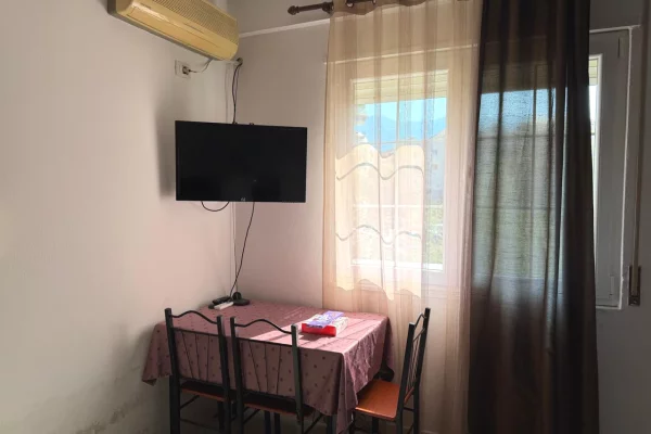 Shtepi me qera Apartament ne Tirane, Garsoniere, Mobilimi E mobiluar, Pagesa 35,000  Leke.