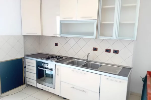 Shtepi me qera 1+1 ne Tirane - 32,000 Leke
