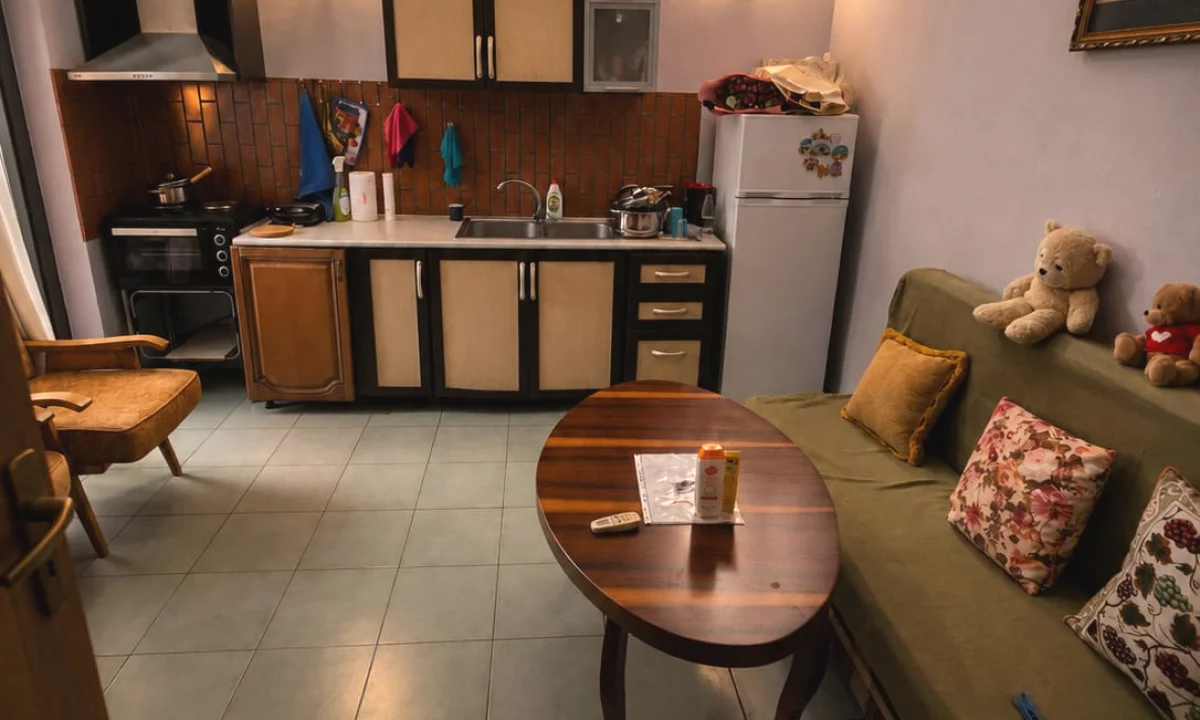 Shtepi me qera Apartament ne Tirane, 1+1, Mobilimi E mobiluar, Pagesa 30,000  Leke.